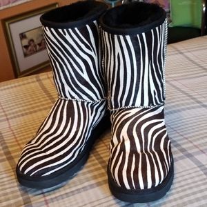 💜RARE💜UGGs Zebra size 9US,Classic